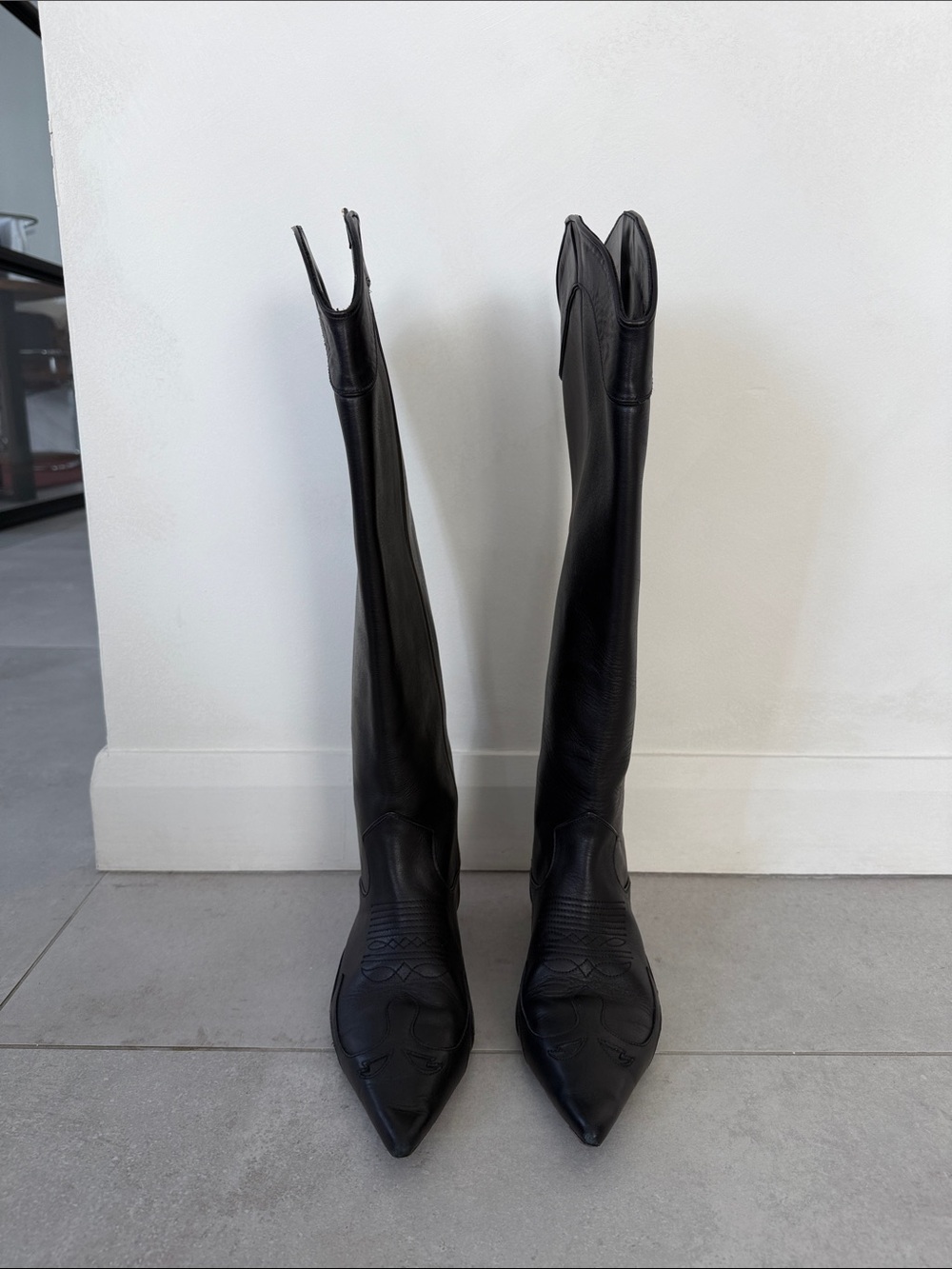 ANINE BING Black Leather Knee-High Pointed-Toe Women's Boots - Picture 8 of 13